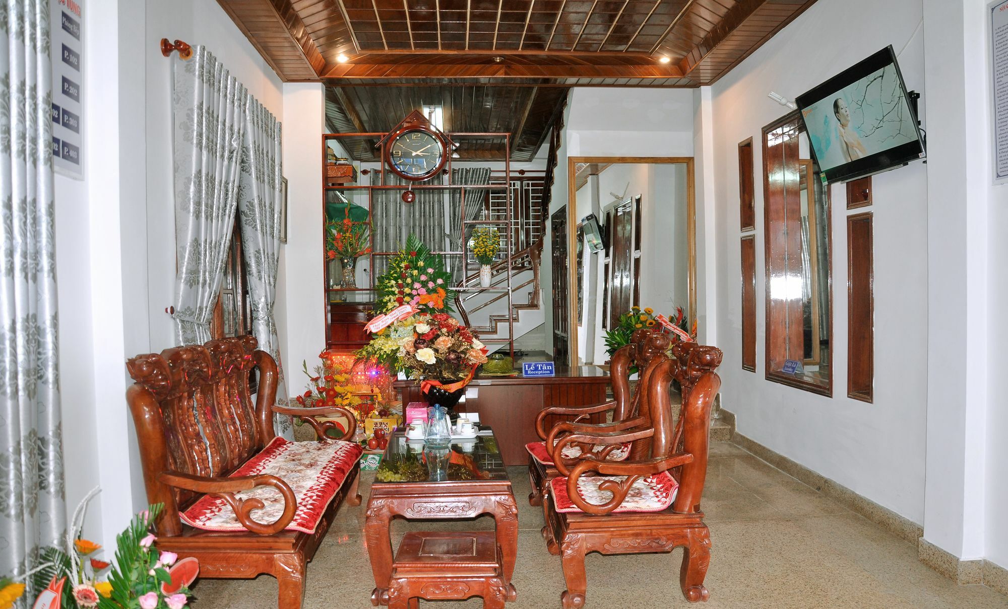 Ngoc Tung Mini Hotel Hue Exterior foto