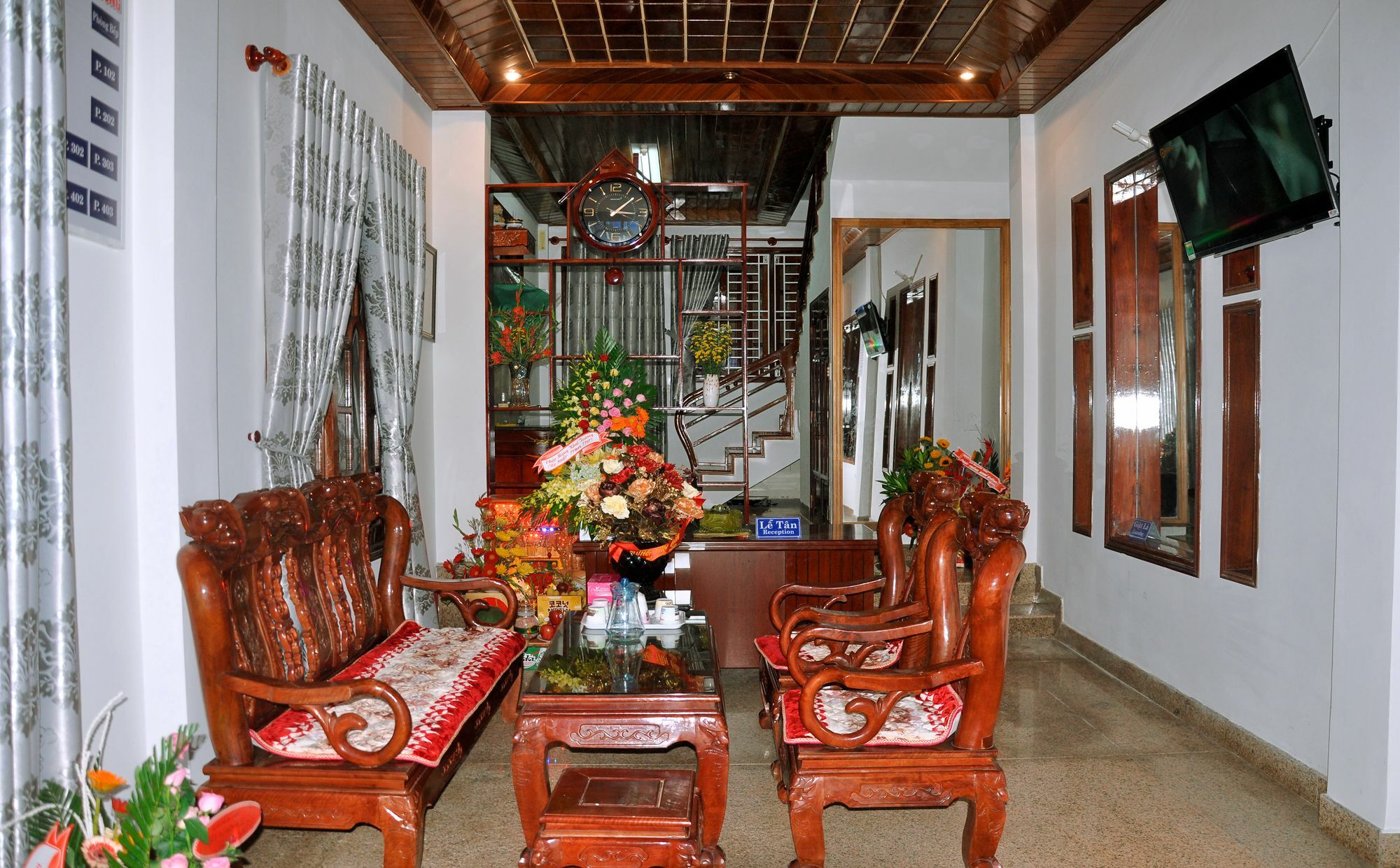 Ngoc Tung Mini Hotel Hue Exterior foto